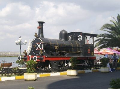 Bahnhof Haydarpaşa / Istanbul
Vor dem Bahnhof Haydarpaşa steht die normalspurige 29004 als Denkmal
Schlüsselwörter: Istanbul