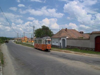 Straßenbahn Sibiu–Răşinari
Nachmittagszug bei der Ortseinfahrt Răşinari
