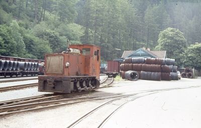 Die Firmenlok der Fa. Pengg.
Schlüsselwörter: HF 130 , C , Pengg , Thörlerbahn