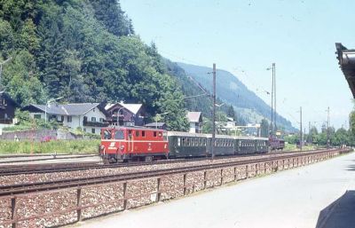 In Tischlerhäusl ist die 2095.02 mit R 5088 nach Krimml zu sehen.
Schlüsselwörter: Pinzgaubahn , 2095 , 02 , Tischlerhäusl