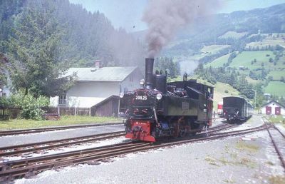 298.25 beim Umsetzen in Krimml.
Schlüsselwörter: Pinzgaubahn , 298 , 25 , Krimml