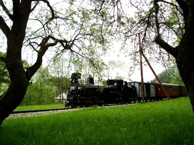 Mh6 bei Steinschal - Tradigist
Dampflok Mh6 mit Panoramic 760 Nostalgie kurz vor Steinschal - Tradigist in Richtung Mariazell fahrend.
Schlüsselwörter: Dampflok , Mh6 , Steinschal Tradigist , 399 , Mariazellerbahn , Talstrecke