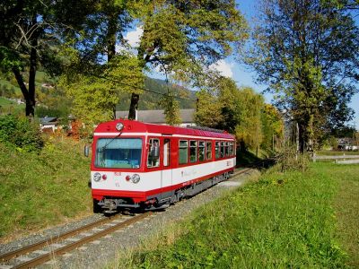 VTs 15 am 10.10.2008 kurz vor Burk
Von Mittersill kommend wird VTs 15 ( ex ÖBB 5090.05 ) gleich die Haltestelle Burk erreichen.
