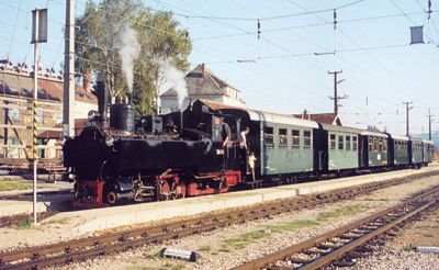 298.56 auf dem Rückweg aus Laubenbachmühle, während eines kurzen Aufenthaltes in Ober Grafendorf.
Schlüsselwörter: 298 , 56 , Ober Grafendorf