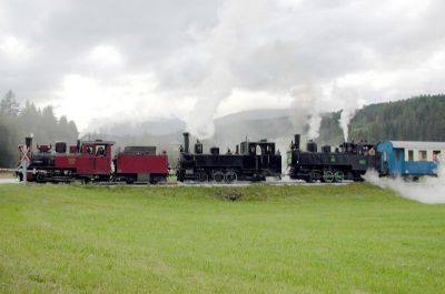 3fach-Traktion
Mehr unter:
[url]http://zoffi.net/modellbahn/murtalbahn05/Murtalbahnfest05.html[/url]
Schlüsselwörter: Dampfsonderzug