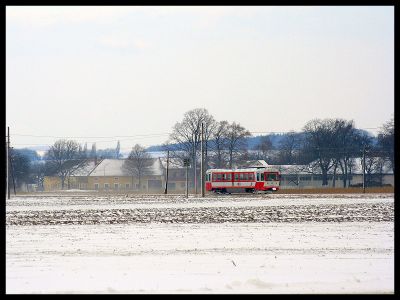 Der E 6841 heißt Freunde der Mariazellerbahn, deren Freude sich aber angesichts eines 5090er wohl in Grenzen hält. Der 5090.014 fährt zwischen Obergrafendorf und Klangen durch die verschneite Landschaft.
Schlüsselwörter: 5090 , 014 , Freunde der Mariazellerbahn , Klangen , Ober Grafendorf