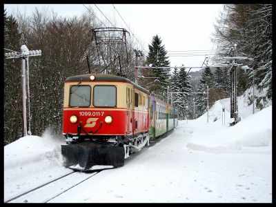 Die 1099.011 bringt mich mit dem Ötscherland wieder zurück ins Tal.
Schlüsselwörter: 1099 , 011 , Puchenstuben