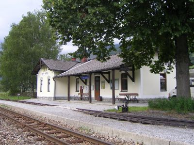 Das Bahnhofsgebäude von Fürth Kaprun.
Schlüsselwörter: Bahnhof , Fürth , Kaprun