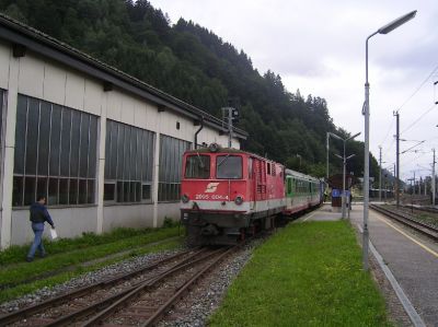 2095.004 mit ihrem Zug in Tischlerhäusl
Schlüsselwörter: 2095 , 004