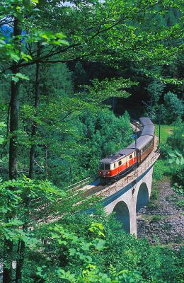 006__MzB_Heugrabenviadukt_bei_Puchenstuben_24__Juni_1995_Fo.jpg