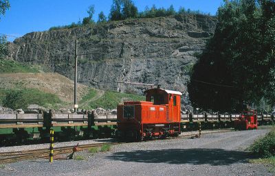 011_Lok_Heidi_in_Kadelberg_mit_Steinbruch_19_08_2006_Foto_H__Rubarth.jpg