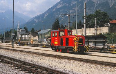 ZB217_D12_nach_getaner_Arbeit_auf_dem_Weg_ins_Depot_02_09_2005.jpg