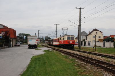 1099 in Ober Grafendorf
Der Regionalzug nach Laubenbachmühle verlässt gerade Ober Grafendorf
