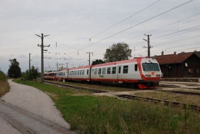 4090 wird Abgeschleppt
Eine 4090 ist in Ober Grafendorf liegen geblieben. Der Zug wird von zwei 5090 nach St. Pölten abgeschleppt
