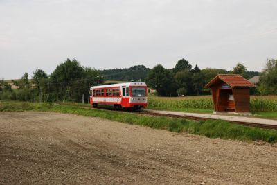 Krumpe
Der Triebwagen durch fährt den Haltepunkt von Heinrichsberg
