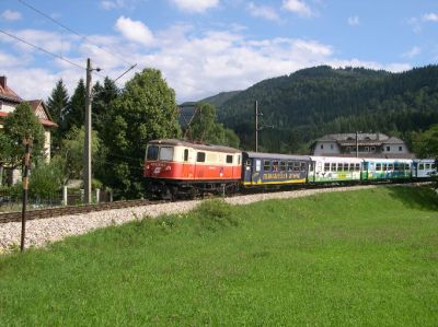 Wienerbruck - Josefsberg
Die 1099.004 fährt gerade mit ihrem Zug in den Bahnhof von Wienerbruck - Josefsberg ein.
Schlüsselwörter: 1099 , 004 , Wienerbruck