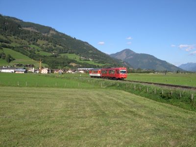 Piesendorf
Dieseltriebwagen 5090.001 mit Wagen als Abendzug nach Mittersill.
Schlüsselwörter: 5090 , 001