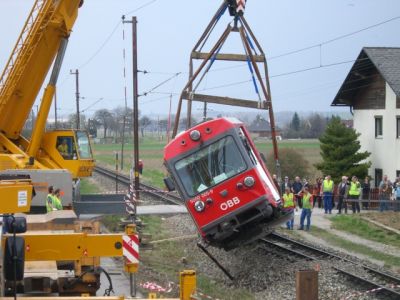 Unfall Lkw gegen Zug 03.03.2007 Weinburg
