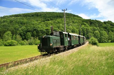 2190.03 nach Überqueren der Pielach
Sonderfahrt anläßlich des Schmalspurfestivals zu Pfingsten.
Schlüsselwörter: 2190 , 003 , Schmalspurfestival , Pfingsten