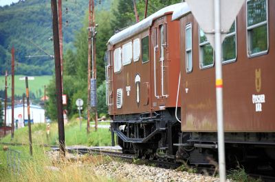 Bärin in voller Fahrt
die 1099.007 zieht den REX hier schon wieder in voller fahrt zwischen Kirchberg und Tradigist
Schlüsselwörter: 1099.007, Ötscherbär, Kirchberg