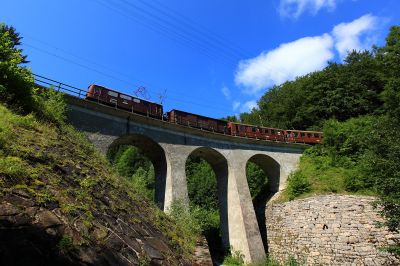 aus dem Graben
der Ötscherbär überfährt soeben den Heugrabenviadukt
Schlüsselwörter: 1099.013, Ötscherbär, Heugrabenviadukt