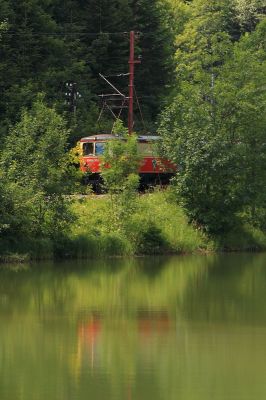 am Lassing-stausee
die 1099.008 mit dem Dirndltaler am Lassing-Stausee
Schlüsselwörter: 1099.008, Dirndltaler, Lassingstausee