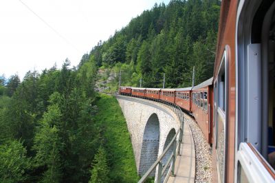 SauBärgraben
Der Ötscherbär auf dem Saugrabenviadukt
Schlüsselwörter: 1099 013 , Ötscherbär , Saugrabenviadukt