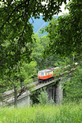 Weißwasserviadukt
Die 1099.001 mit dem P6813 auf dem Weißwasserviadukt.
Schlüsselwörter: P6813 , 1099 , 001 , Weißwasserviadukt