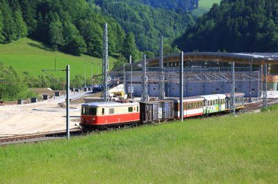 Blick auf Europa Mitte
Blick auf die neuerbauten Bahnhofsanlagen in Laubenbachmühle. 
Schlüsselwörter: 1099 , 14, Dirndltaler , Bergstrecke , Laubenbachmühle