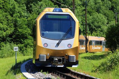 Rolltreppe auf Tour
Nachschuß auf die ET2 und ET1 anläßlich einer Probefahrt. 
Schlüsselwörter: ET1 , ET2 , Testfahrt