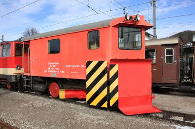 der "neue" Schneepflug
Der "neue" Schneepflug der Mariazellerbahn hier nach der ersten erfolgreichen Probefahrt bis Mariazell. Die Schublok war die 2095.015.
Schlüsselwörter: Schneepflug, Mariazell, 2095.015