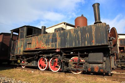 U4 mit Patina
U4 neben der Drehscheibe des Heizhaus´ in Ober-Grafendorf.
Schlüsselwörter: U4, Ober-Grafendorf, Club Mh.6