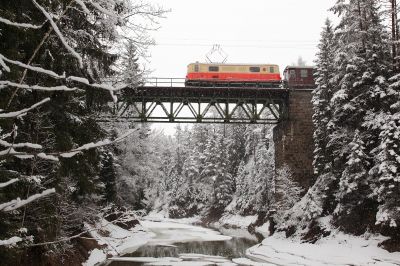 am Eselgrabenviadukt
Die 1099.14 auf dem Weg nach St.Pölten am Eselgraben
Schlüsselwörter: 1099.14, Eselgraben,