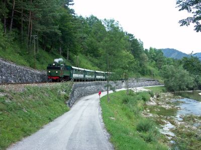 Holztrifterzug
Der Sonderzug zwischen der ehemaligen Haltestelle Oisberg und dem Bahnhof Großhollenstein.
