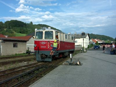 Verschub in Waidhofen/Ybbs
Die 2095 05 im Bahnhof Waidhofen/Ybbs beim Verschub.
