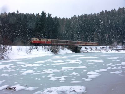 R 6854
Erlaufstausee zwischen Wienerbruck und Annaberg
Schlüsselwörter: 1099 , 016