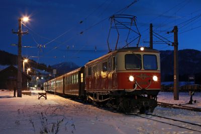 1099.02 mit Adventsonderzug, 9.12.12 in Maz
