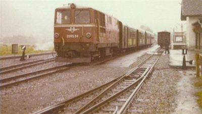 2095.04 in Bezau 1978
2095.04 ist am 23.10.1978 bei regnerischem Wetter in Bezau eingefahren
Schlüsselwörter: Bregenzerwaldbahn, Bezau, 2095