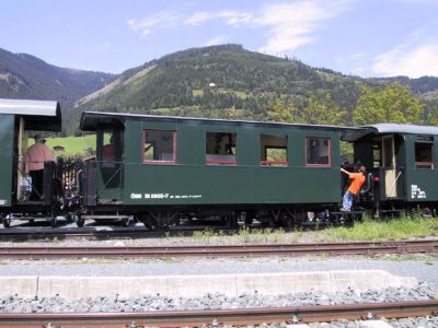 Nostalgietag bei der Pinzgaubahn
Schlüsselwörter: Wagen