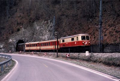 1099.003
Die 1099.003 ist mit dem R 6805 kurz vor dem Bahnhof Schwarzenbach unterwegs
Scan vom Dia
Schlüsselwörter: 1099 , 003 , Mariazellerbahn , Talstrecke