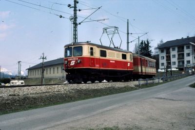 1099.010
Die 1099.010 macht sich mit dem R 6837 auf den Weg nach Gußwerk. Die Anhängelast hält sich in Grenzen
Scan vom Dia
Schlüsselwörter: 1099 , 010 , Gußwerk , Mariazell , 6837