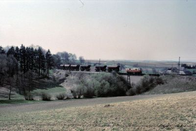 1099.012
Doe 1099.012 überquert mit einem langen Rollwagen-Güterzug den Matzersdorfer Viadukt
Scan vom Dia
Schlüsselwörter: 1099 , 012 , Mariazellerbahn , Talstrecke