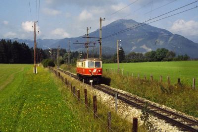 1099.11
Die 1099.11 als Lokzug bei der Einfahrt in Mariazell 1981. 

Deutlich erkennbar das alte Form-Einfahrsignal des Bahnhofes
Scan vom Dia
Schlüsselwörter: 1099 , 11 , Mariazellerbahn , Bergstrecke , Mariazell