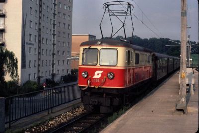 1099.11
Die 1099.11 erreicht soeben mit dem R 6802 St. Pölten Hbf.
Scan vom Dia
Schlüsselwörter: 1099 , 11 , Mariazellerbahn , Talstrecke , St.Pölzen