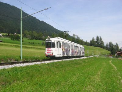 Tw 84
Auch die Kronenzeitung fährt ins Stubaital
Tw 84 kurz vor Telfes
Schlüsselwörter: Stubaitalbahn, 84