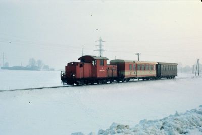 2091.001
Nebelige Winterstimmung auf der Krumpen
Die 2091.001 ist mit dem R 6863 bei Rammersdorf unterwegs
Scan vom Dia
Schlüsselwörter: 2091 , 001 , Mariazellerbahn , Krumpe