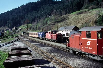 2091.007
2091er-Treffen in Lunz.
2091.007 und 2091.011
Schlüsselwörter: Ybbstalbahn , 2091 , 011 , 007