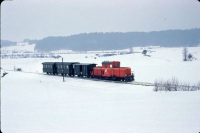2091.009
Die 2091.009 zwischen Alt Weitra und Weitra
Scan vom Dia
Schlüsselwörter: 2091 , 009 , Waldviertel , Südast