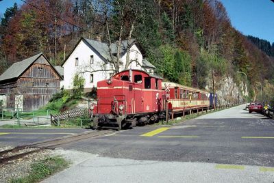 2091.011
Die 2091.011 ist mit dem R 6940 bei St. Georgen unterwegs
Schlüsselwörter: Ybbstalbahn , 2091 , 011