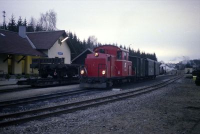 2091.03
Um 6 Uhr früh steht die 2091.03 mit dem R 6391 im Bahnhof Alt Nagelberg
Schlüsselwörter: Waldviertel , Nordast , 2091 , 03 , Alt-Nagelberg